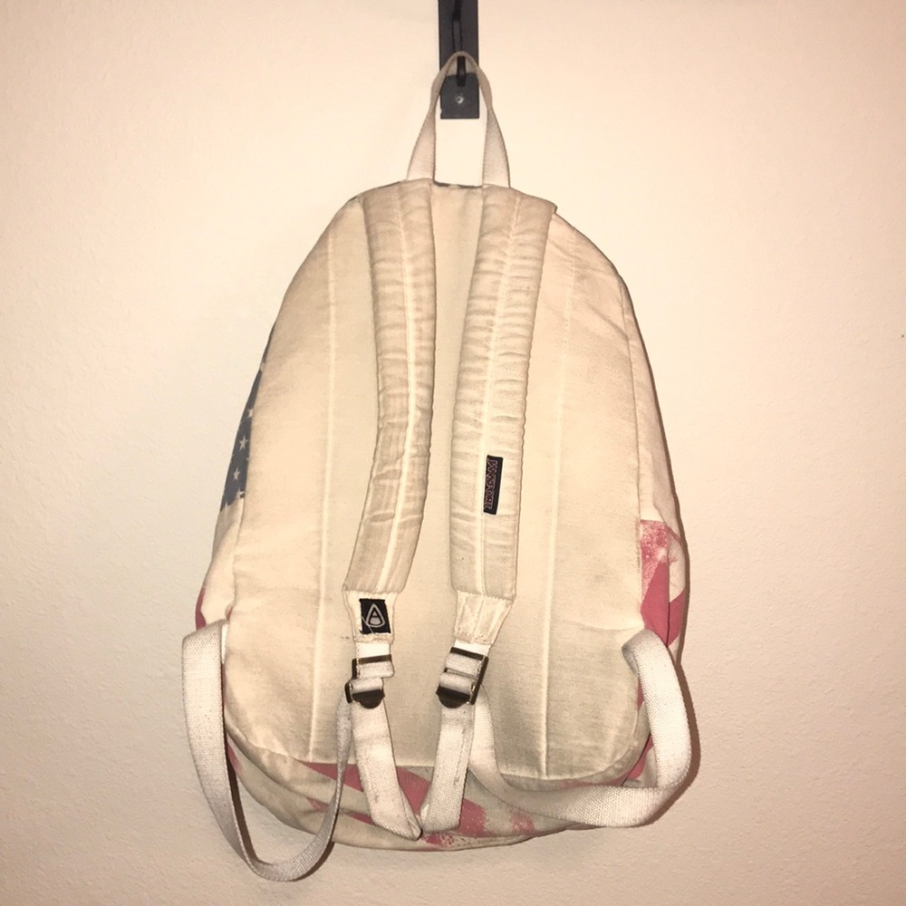 Backpack - Picture 2 of 5